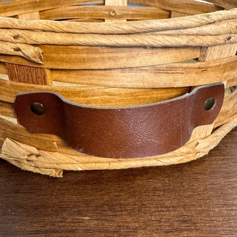 Vintage Pyrex Woven Wood Round Basket Carrier Corning NY USA 024,624,684